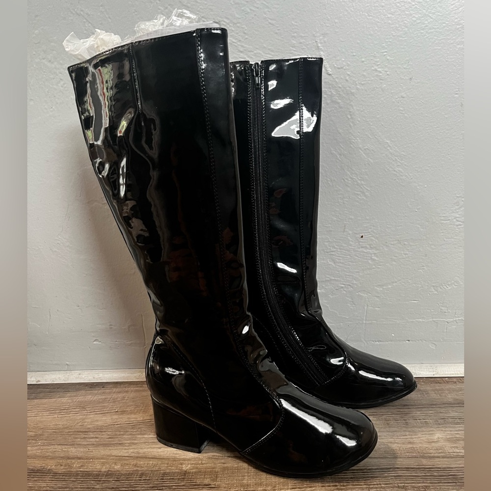 Black size 7 Patent Leather Knee-High Boots